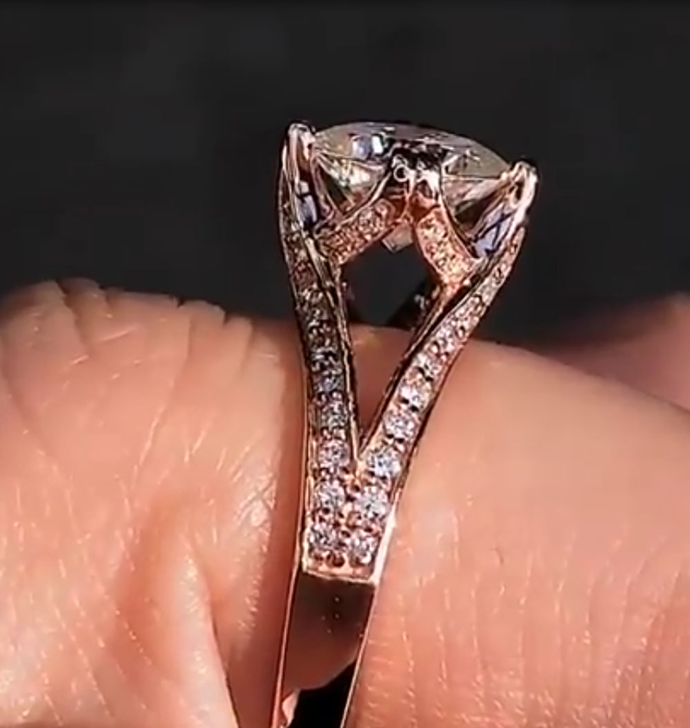 Custom Solid 10K Rose Gold Wom - Moissanite Engagement Ring 1 Carat recension och pris